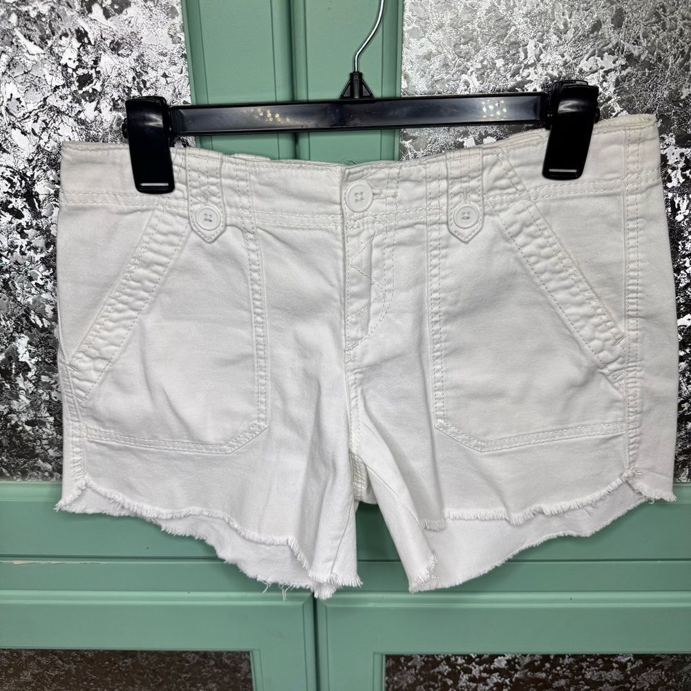 Supplies by Unionbay White Raw Edge Denim Shorts Size 4 - Picture 2 of 9